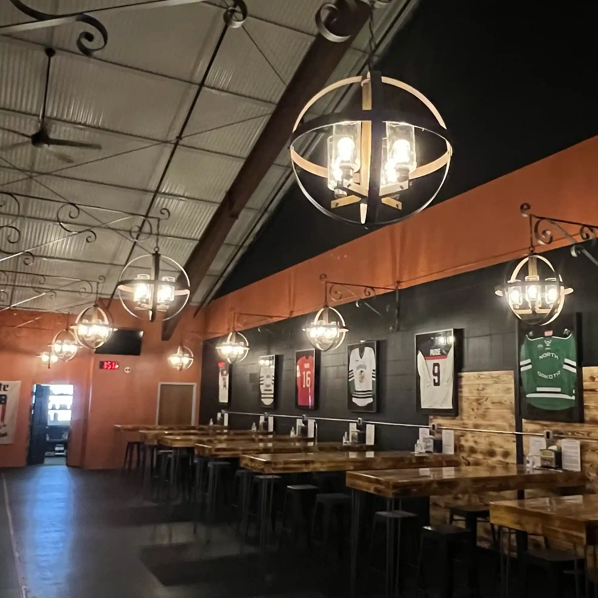 indoor-axe-throwing